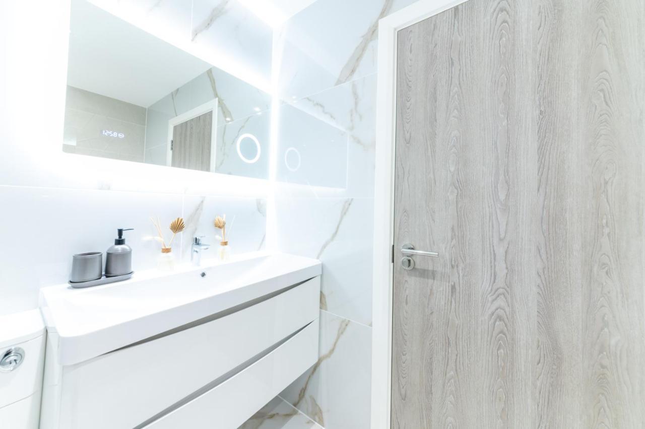 Luxury 2 Bedrooms - 2 Bathrooms - F5 Лондон Екстериор снимка