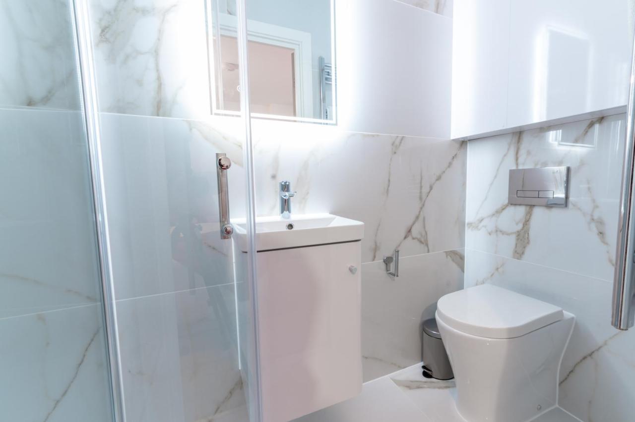 Luxury 2 Bedrooms - 2 Bathrooms - F5 Лондон Екстериор снимка